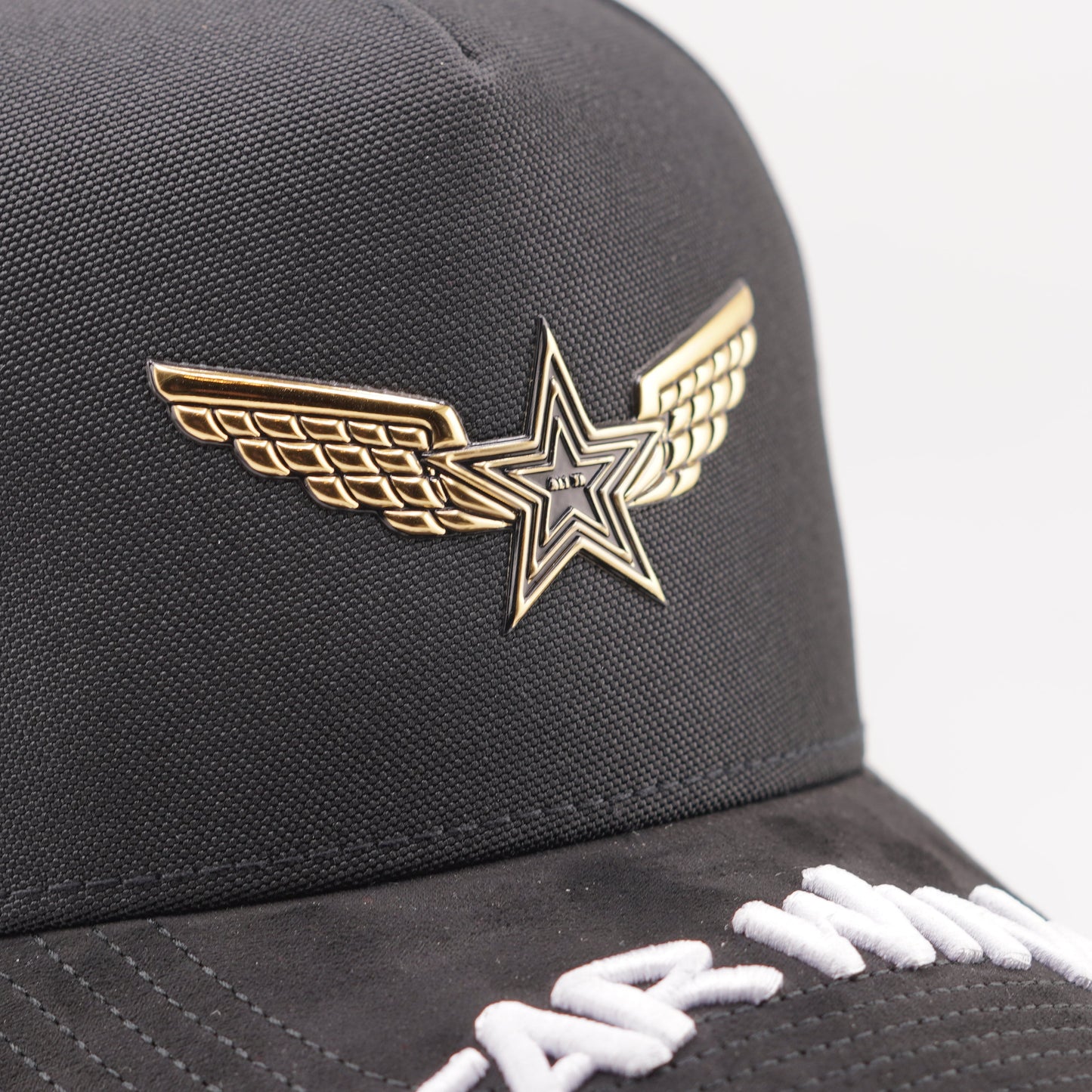 Star Wings Golden Snapback®